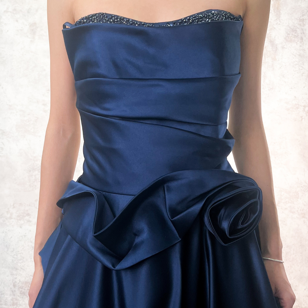 Vestido largo corte princesa azul marino