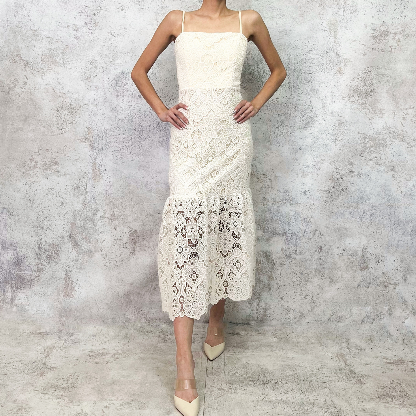 Vestido blanco de guipiur con chaqueta