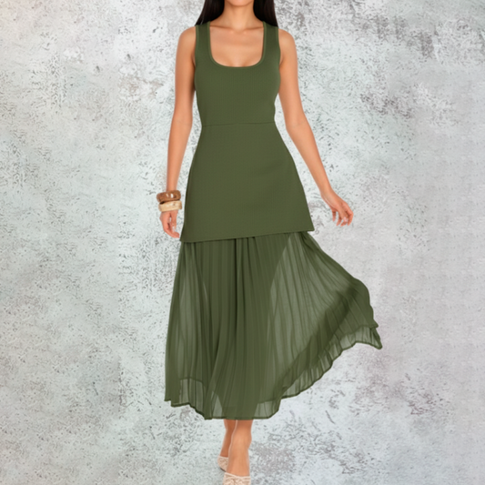Vestido verde con falda plisada
