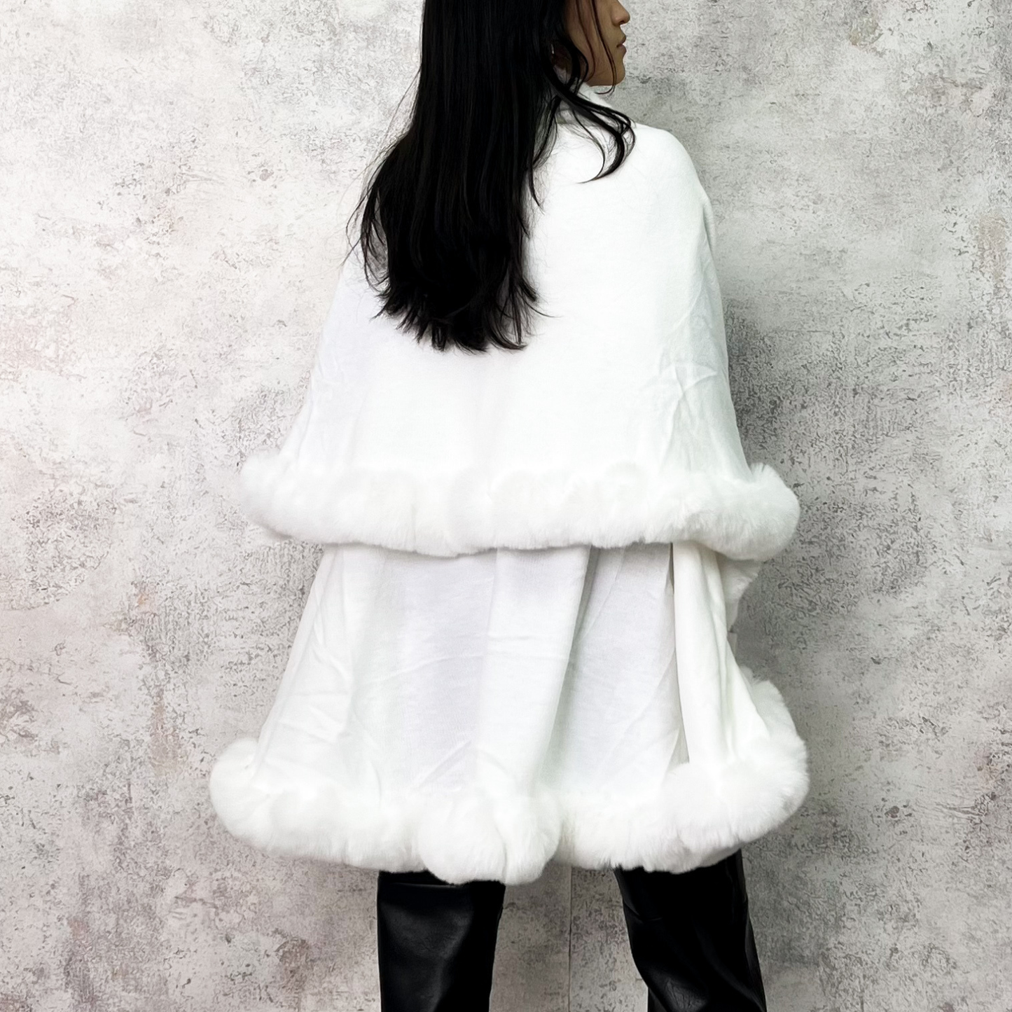 Capa blanca piel sintética doble