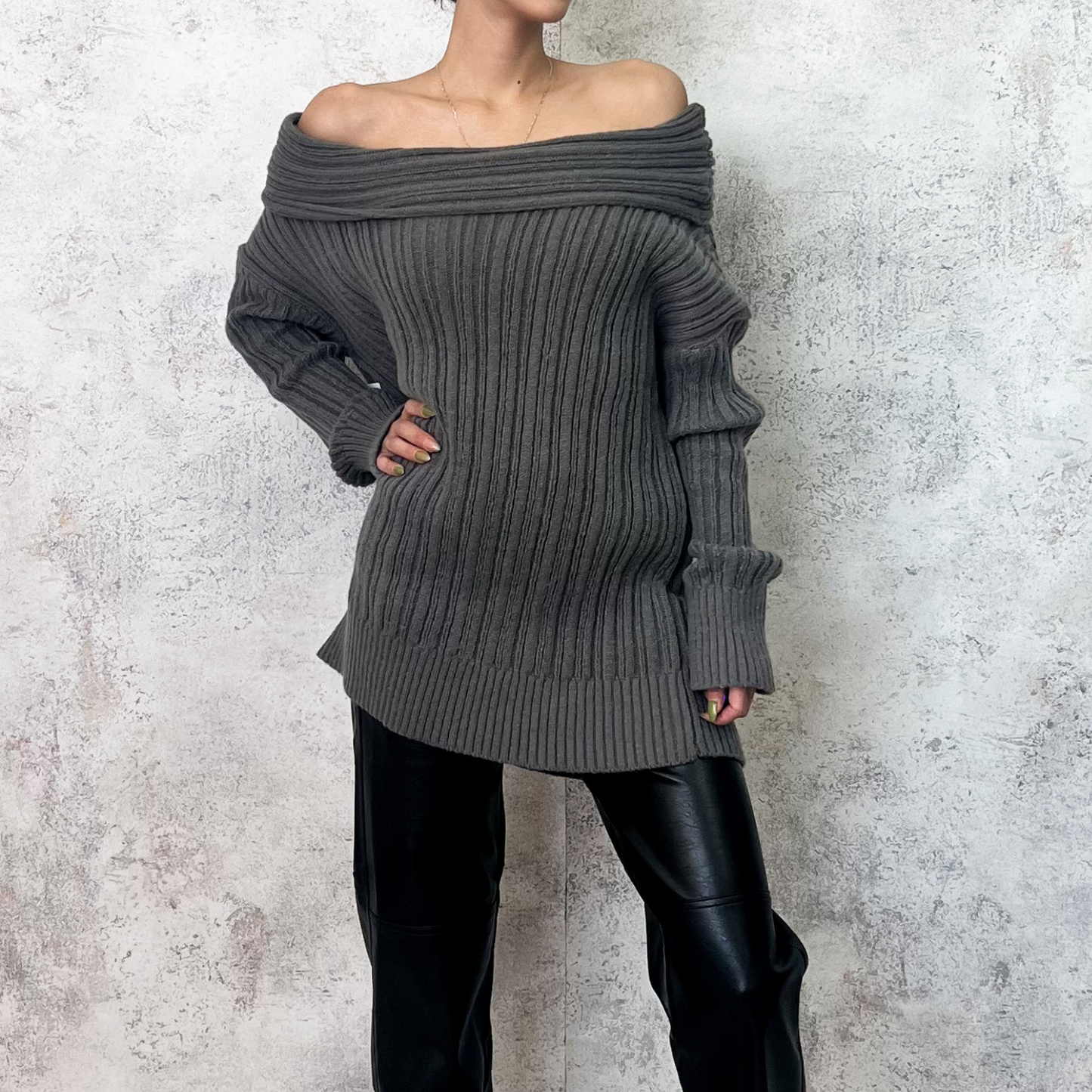 Suéter largo de punto gris