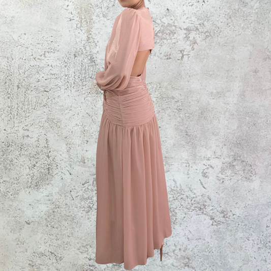 VESTIDO CUT OUT NACARADO