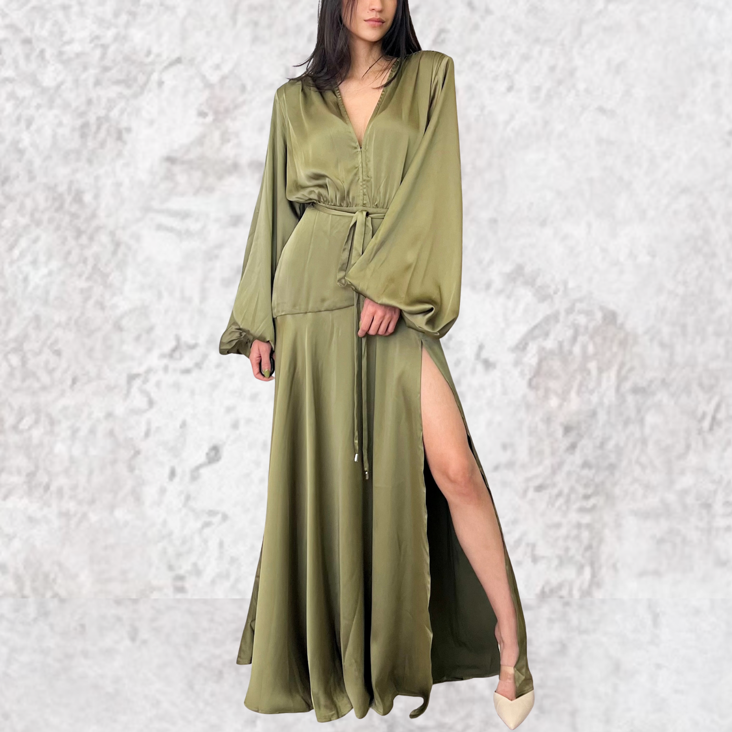 Vestido largo verde olivo satinado