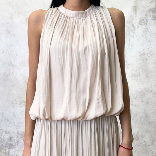 Vestido de gasa en color taupe