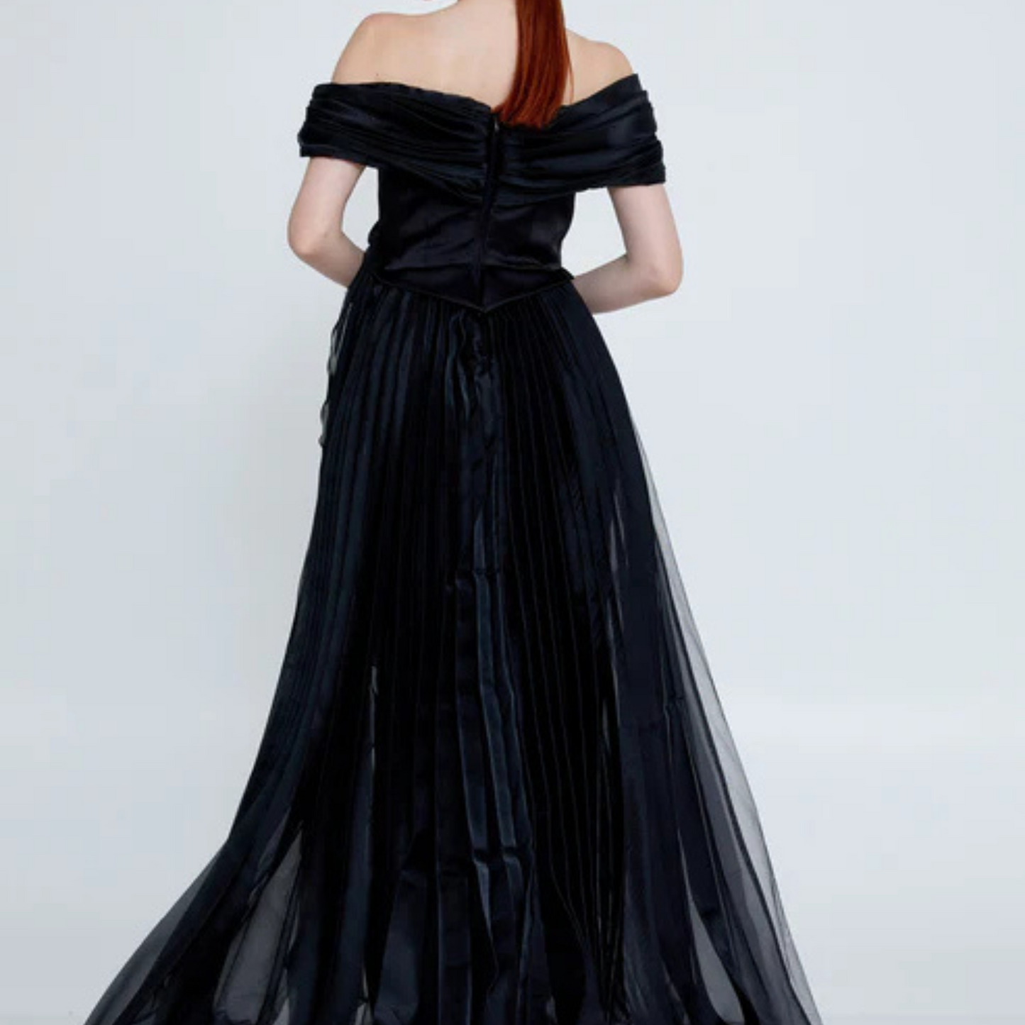 VESTIDO LARGO NEGRO TABLEADO