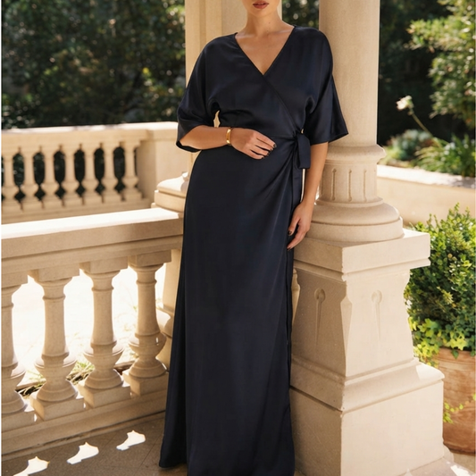 Maxivestido azul marino satinado