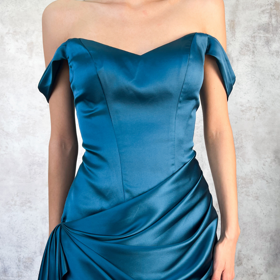 Vestido corto satinado teal