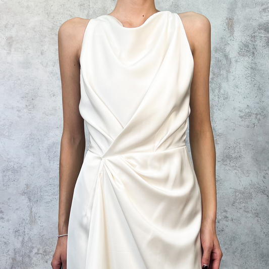 Vestido midi satinado beige