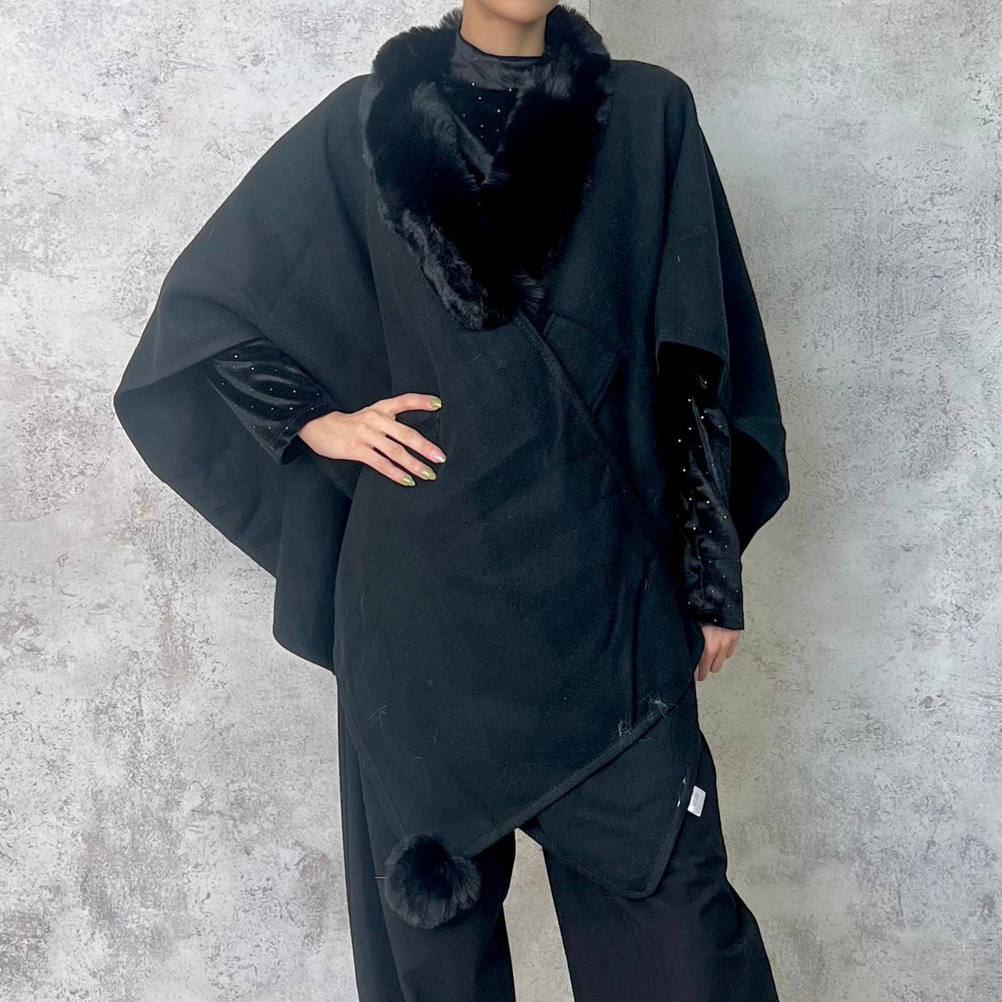 Poncho piel sintética alrededor negro