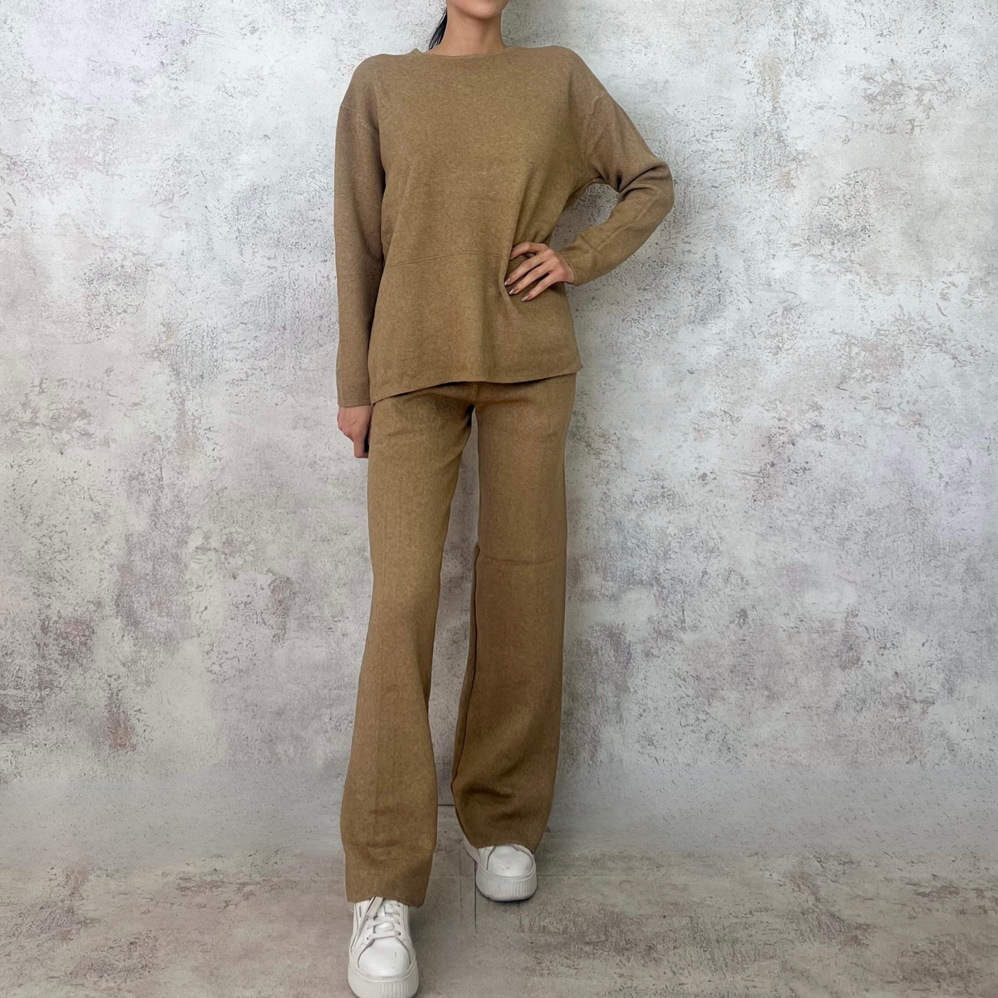 Set de punto fino costuras camel