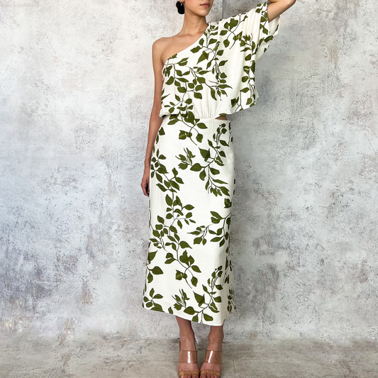 Vestido blanco estampado hojas verde