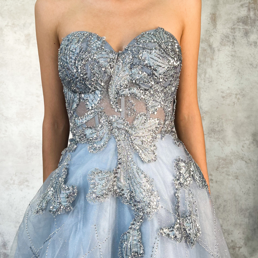Vestido largo bordado azul