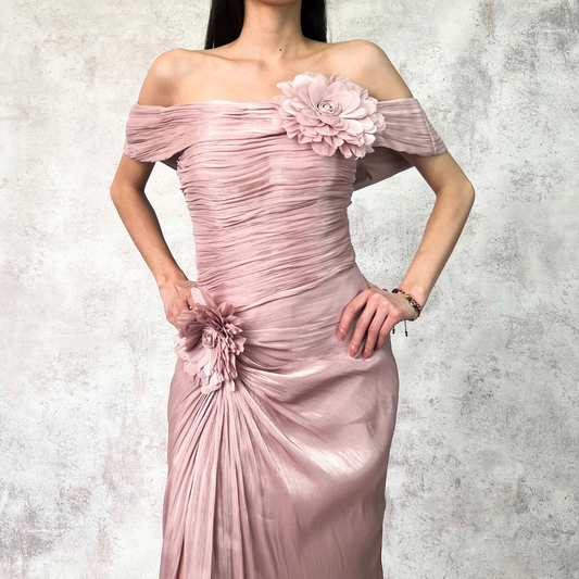 Vestido largo en color rosa tela satinada