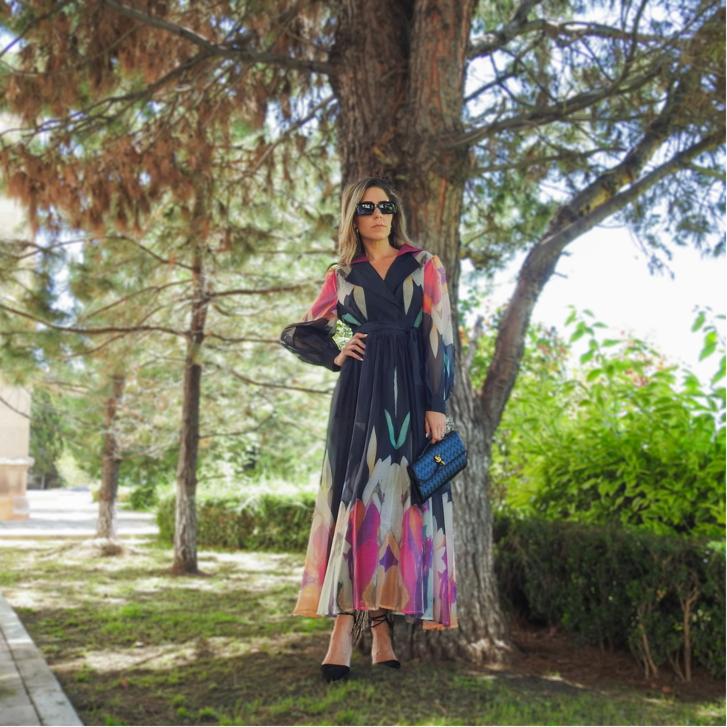 Vestido midi negro de organza