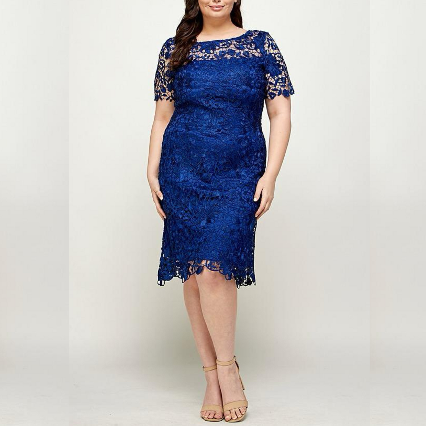 Vestido guipiur azul marino.