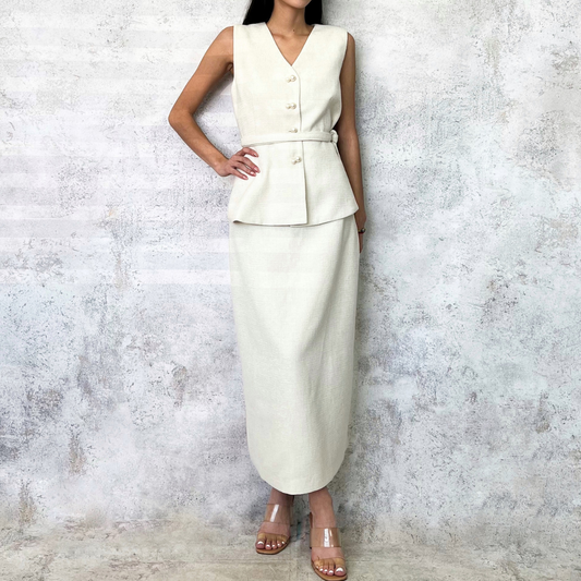 Conjunto de falda y chaleco beige