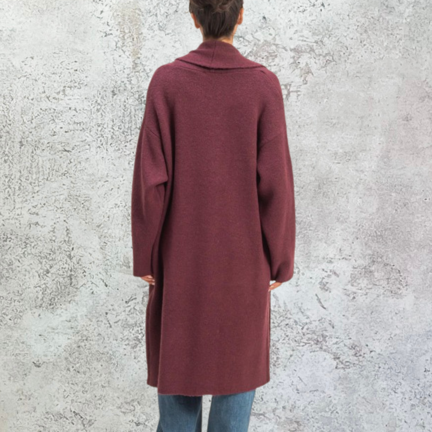 Abrigo largo de punto color vino