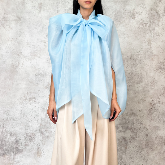 Blusa de organza azul cielo