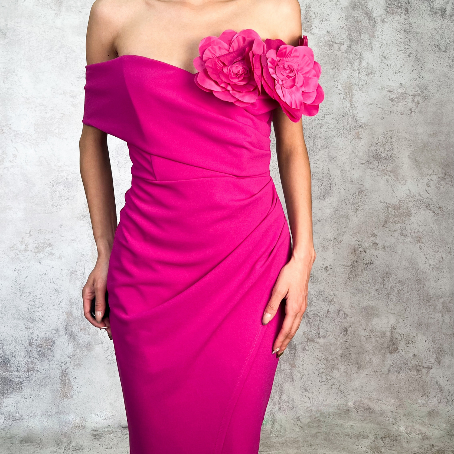 Vestido largo flores en hombros magenta