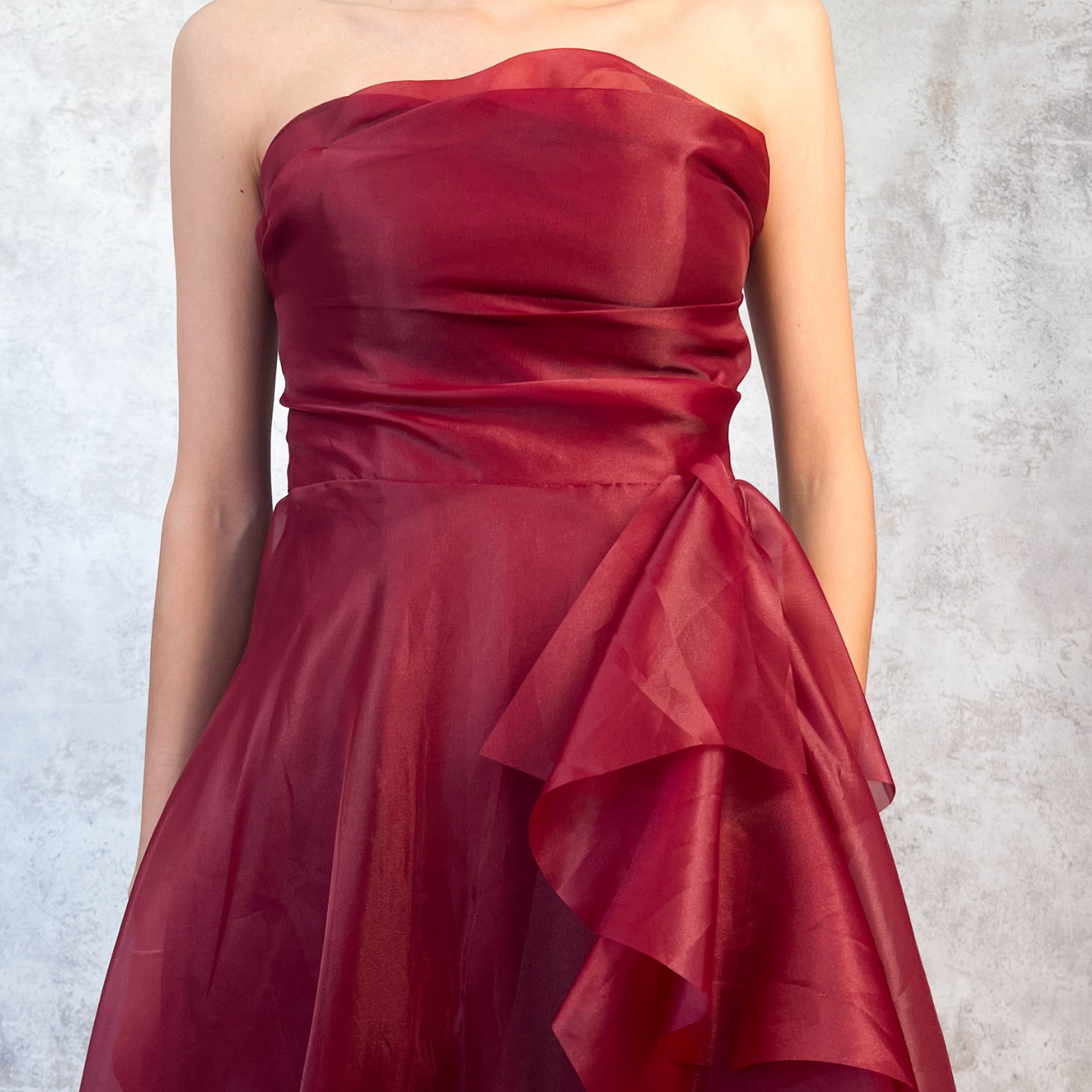 Vestido largo de organza vino