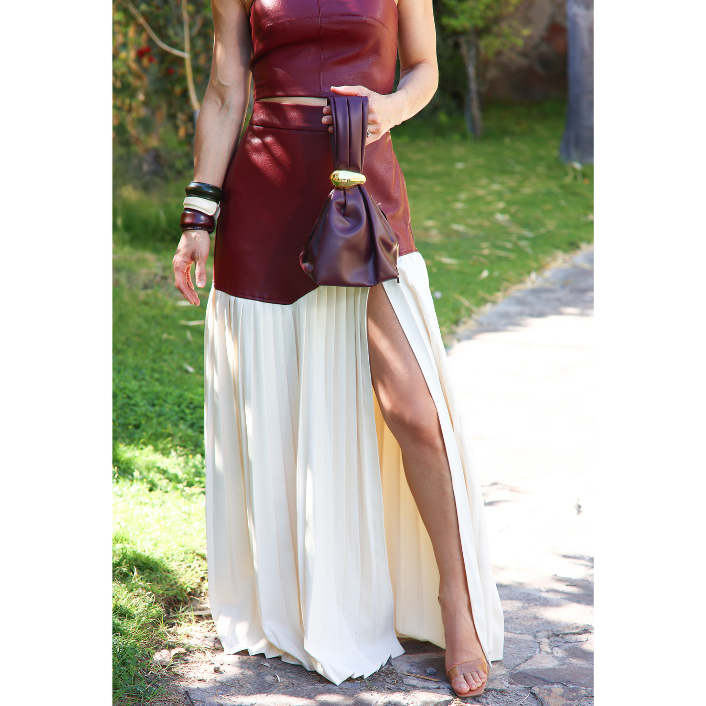 Conjunto bicolor tableado/vinipiel.