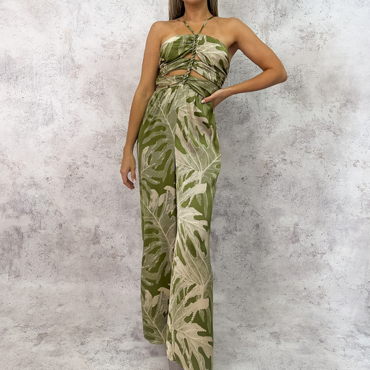 Jumpsuit tirantes cruzados verde.