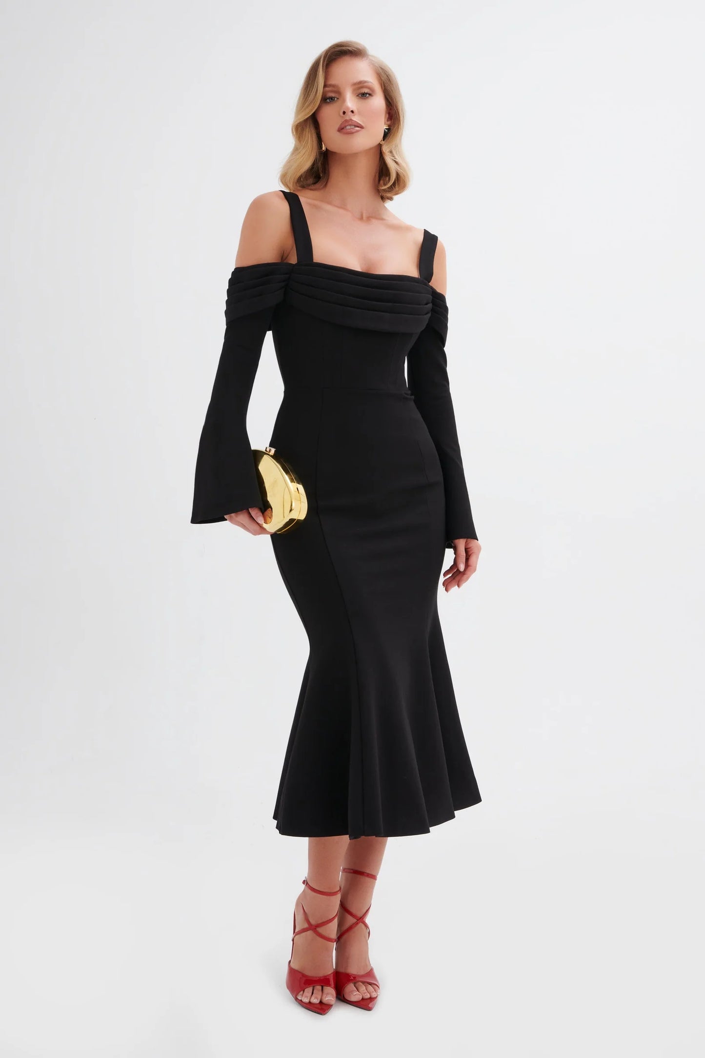 Vestido midi negro corte sirena