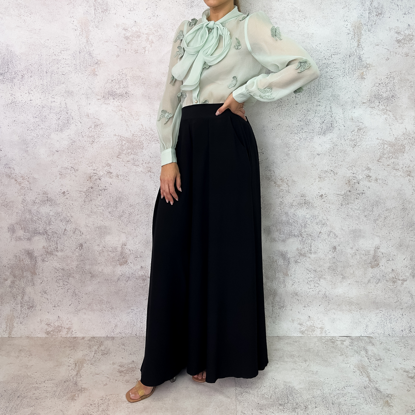 Blusa mariposas verde menta.