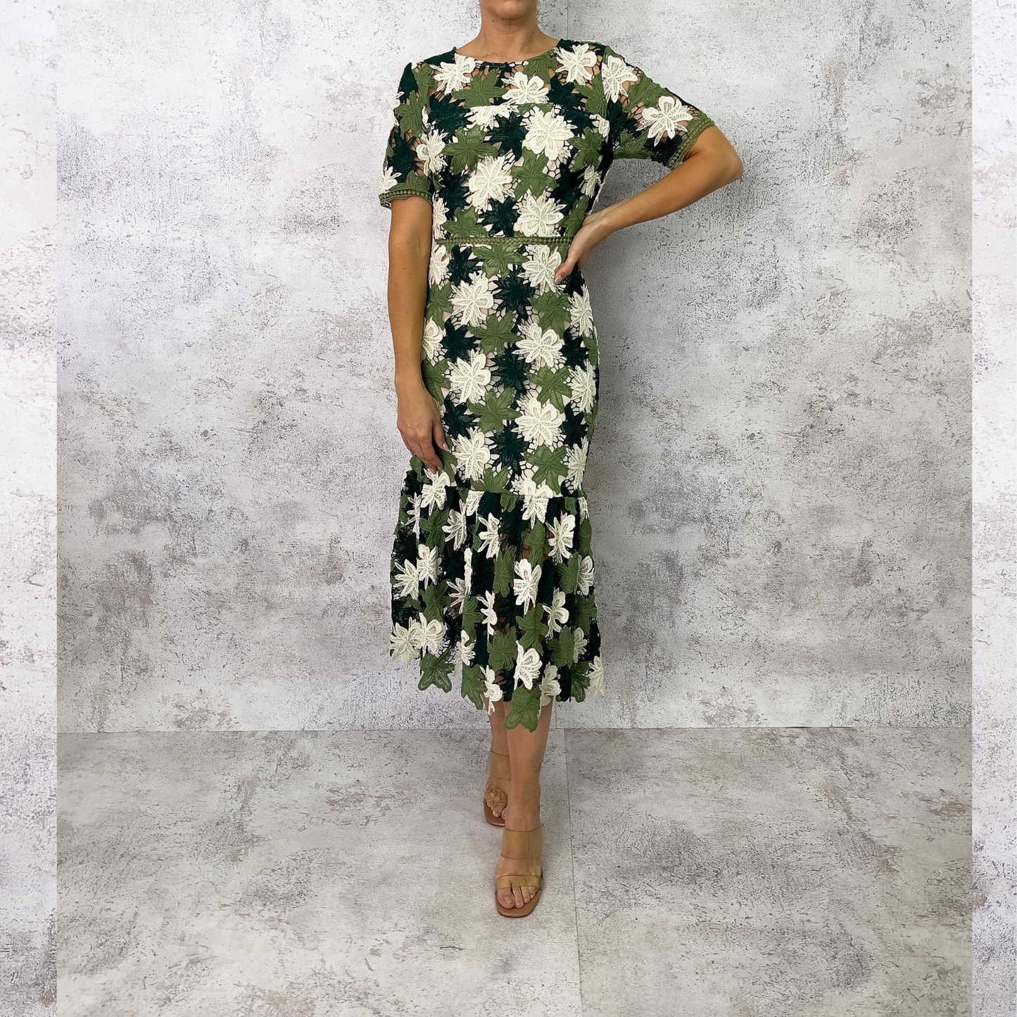 Vestido midi guipiur verde.