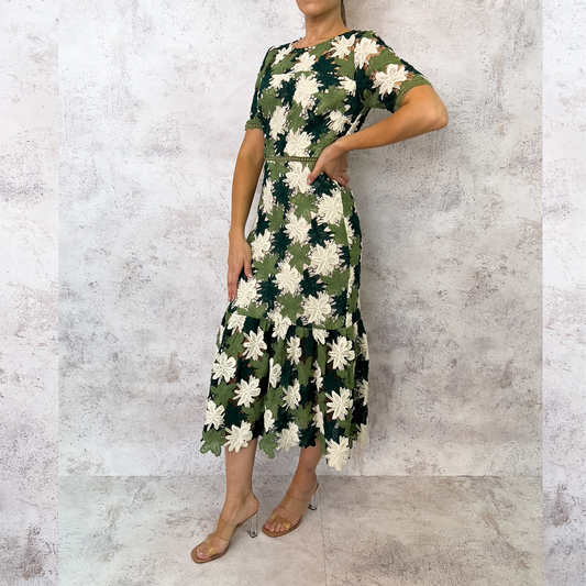 Vestido midi guipiur verde.