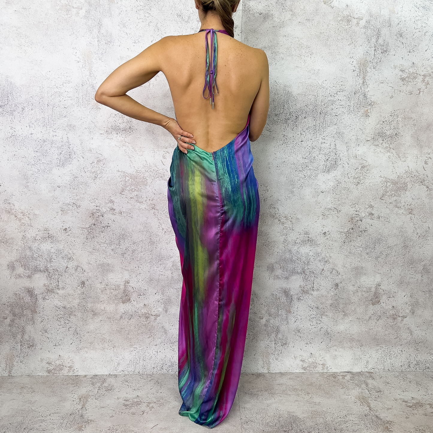 Vestido halter nudo rosa/verde.