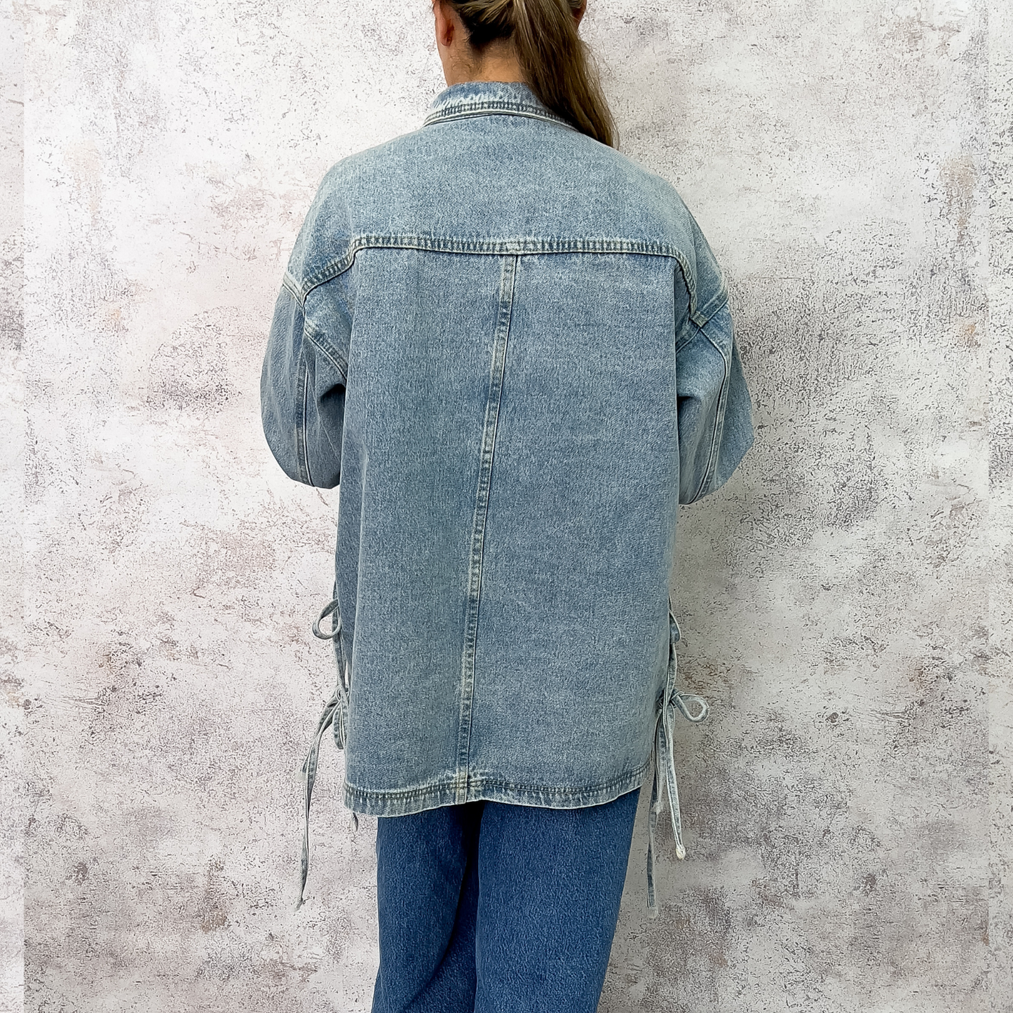 Jacket oversize mezclilla.