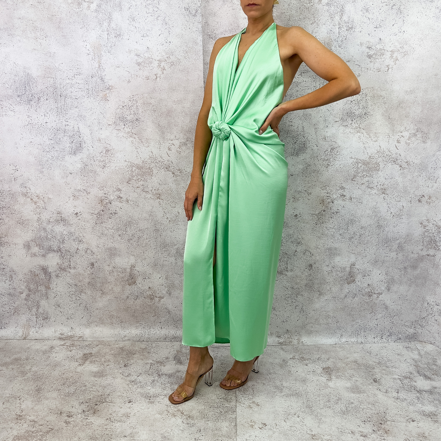 Vestido halter nudo pistache.