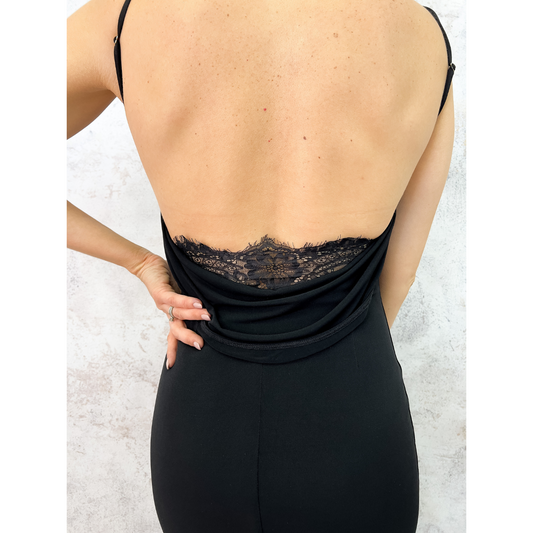 Vestido encaje espalda negro.