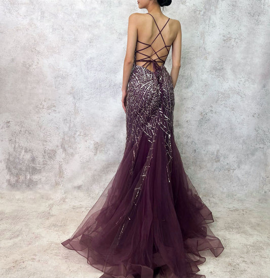 Vestido largo tul bordado pedreria uva