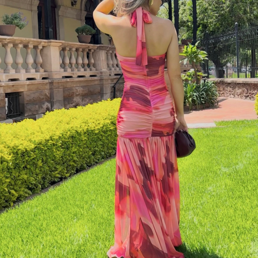 Vestido mesh drapeado coral.