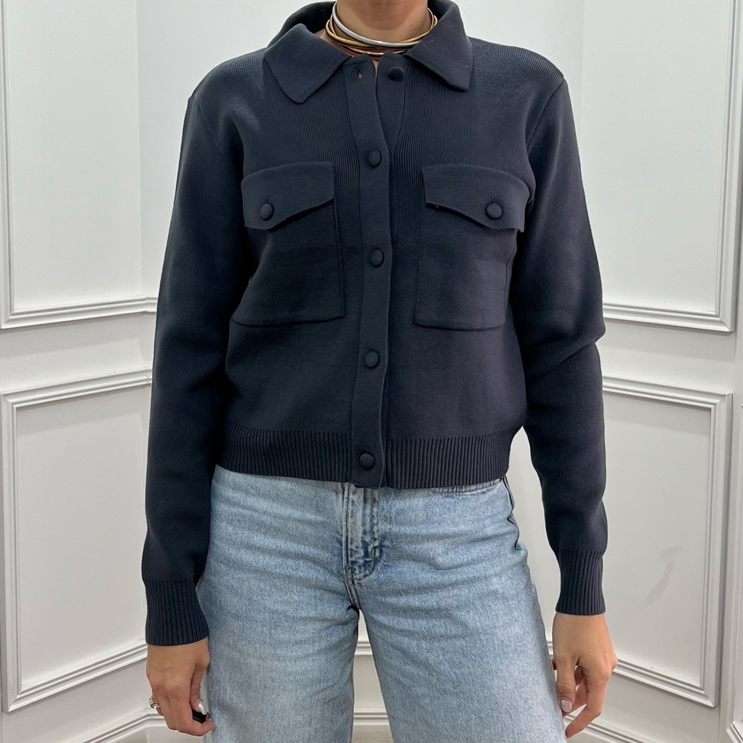 Suéter corto punto fino gris