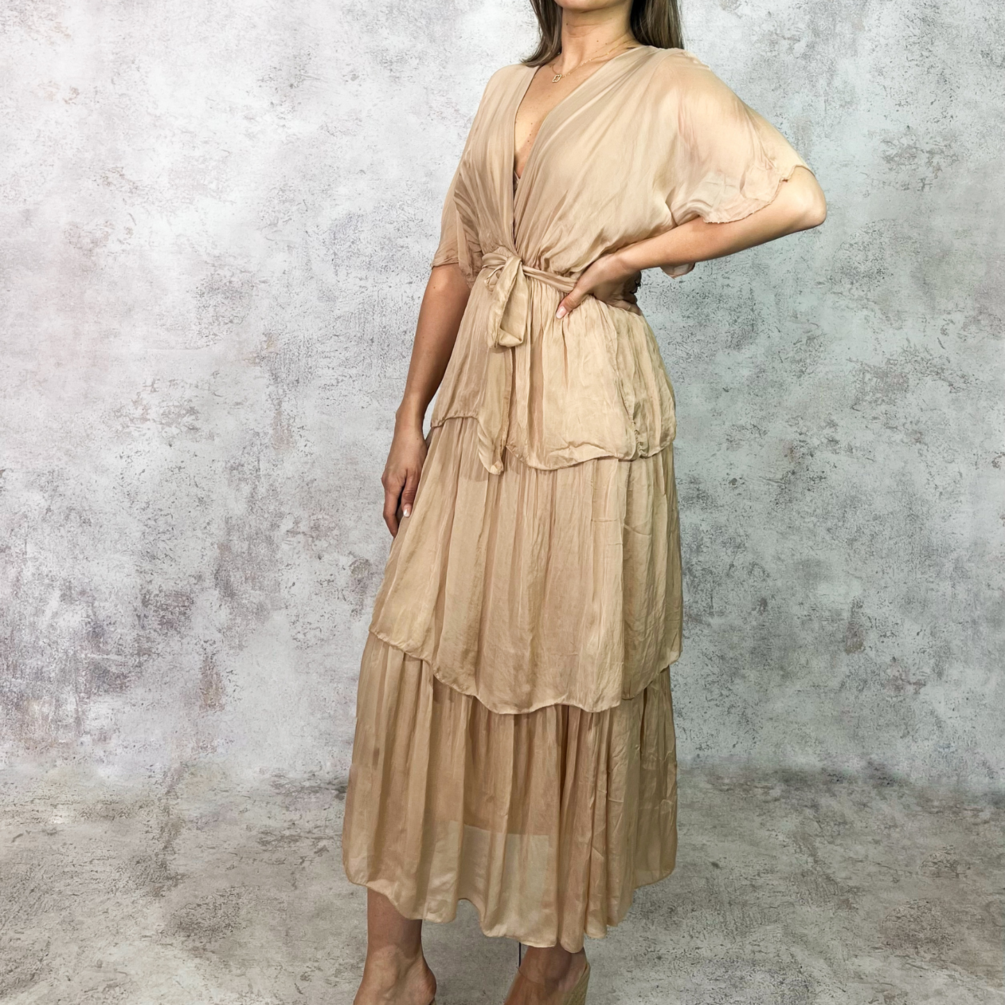Vestido midi seda italiana color paja