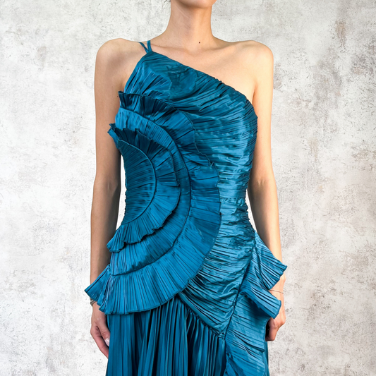 Vestido largo azul celeste tableado