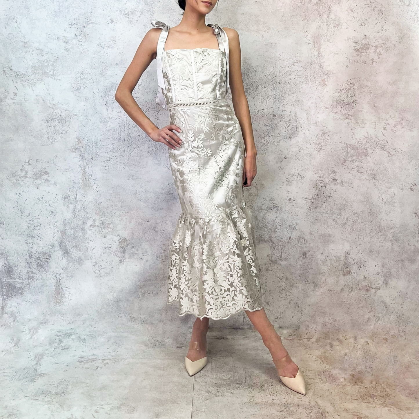 Vestido midi de organza plata