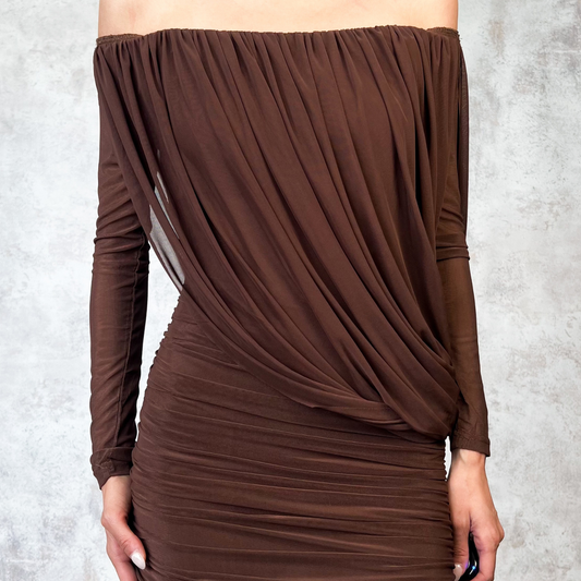 Vestido midi asimetrico de mesh cafe
