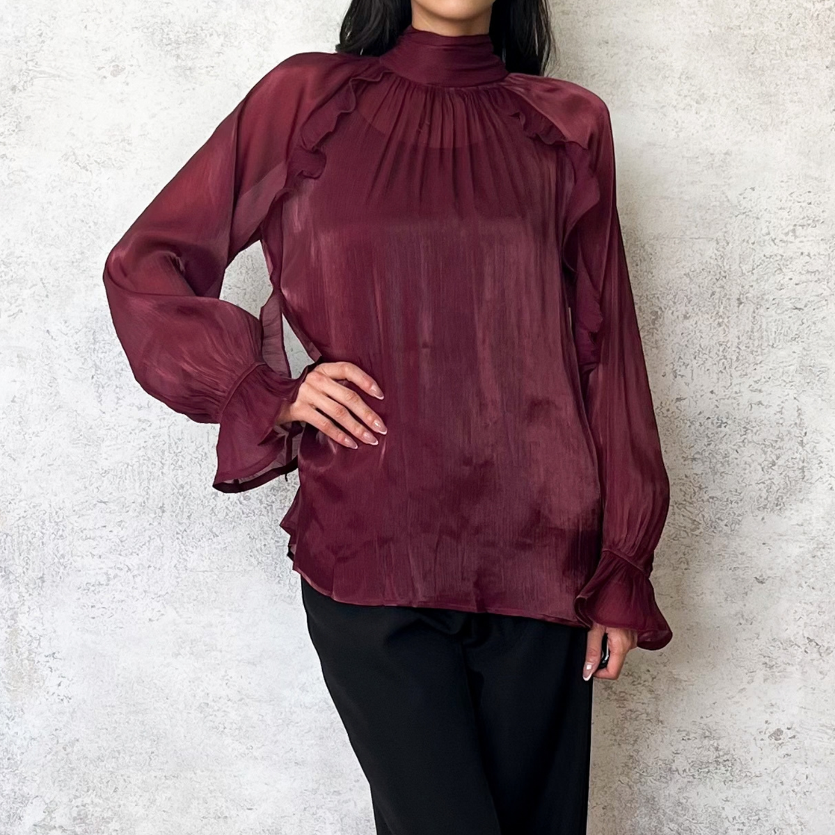 Blusa de organza vino