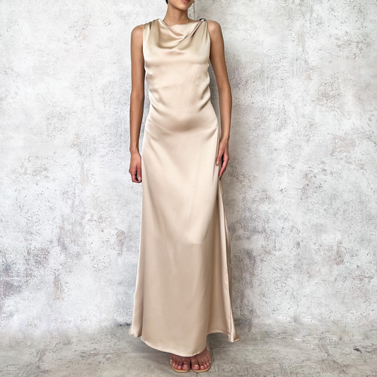 Vestido largo lencero beige