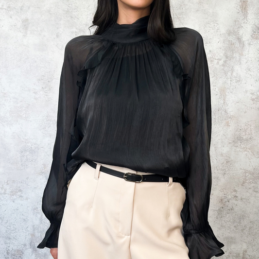 Blusa de organza negra