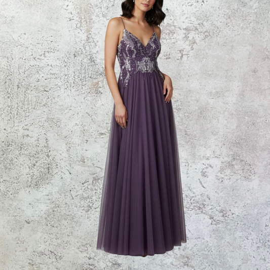 Vestido largo bordado uva