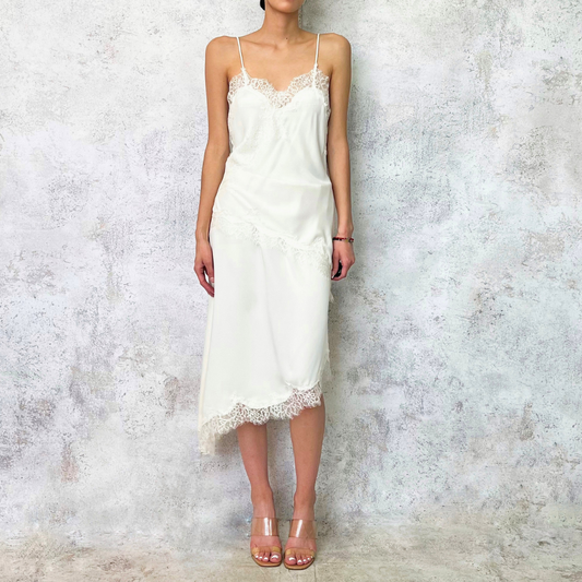 Falda satinada con encaje ivory