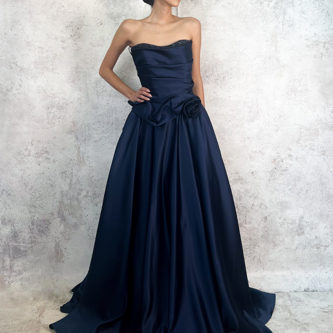 Vestido largo corte princesa azul marino