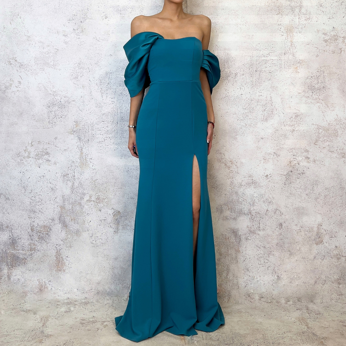 Vestido largo con moño en espalda azul petroleo