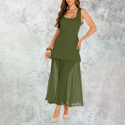 Vestido verde con falda plisada