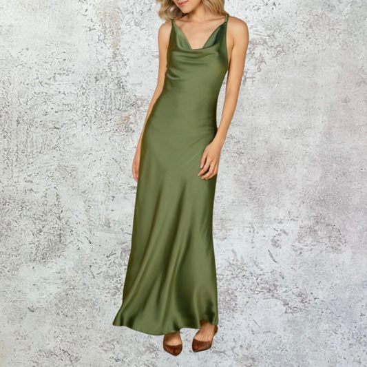 Vestido largo satinado verde con espalda cruzada